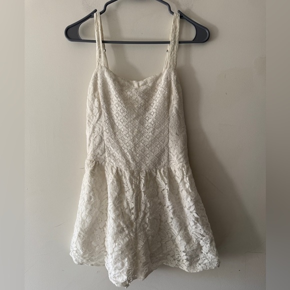 Abercrombie & Fitch White Floral Lace Romper - Picture 1 of 6